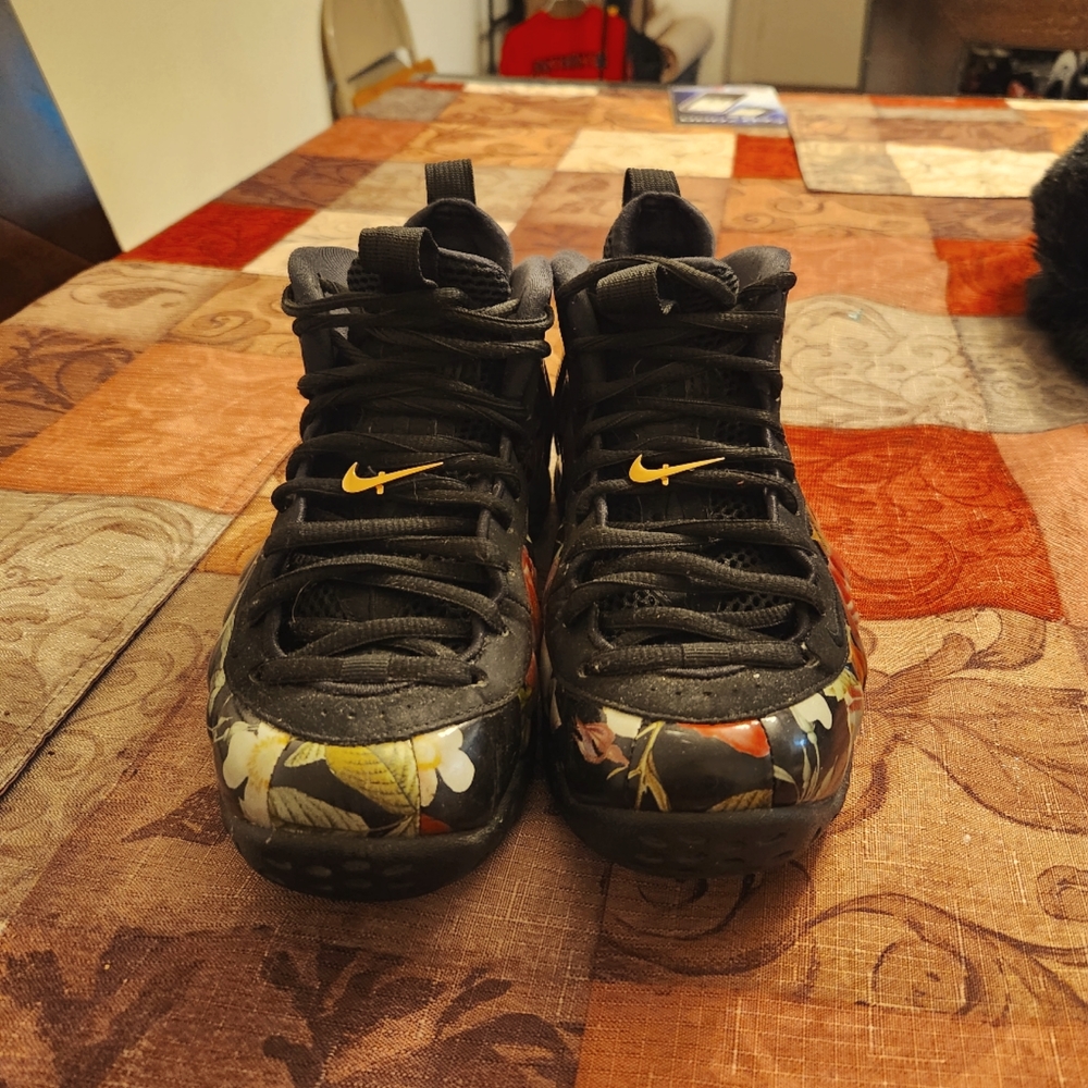 SOLD!! Nike Air Foamposite Floral
